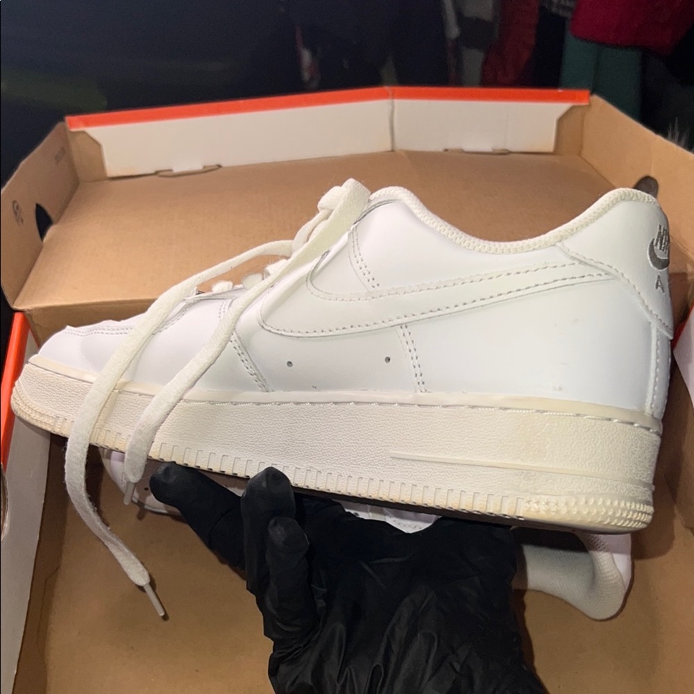 UNISEX Nike Air Monarch IV ( 4E ) WHITE / METALLIC SILVER With Shoe Box 9.5 - Picture 10 of 17